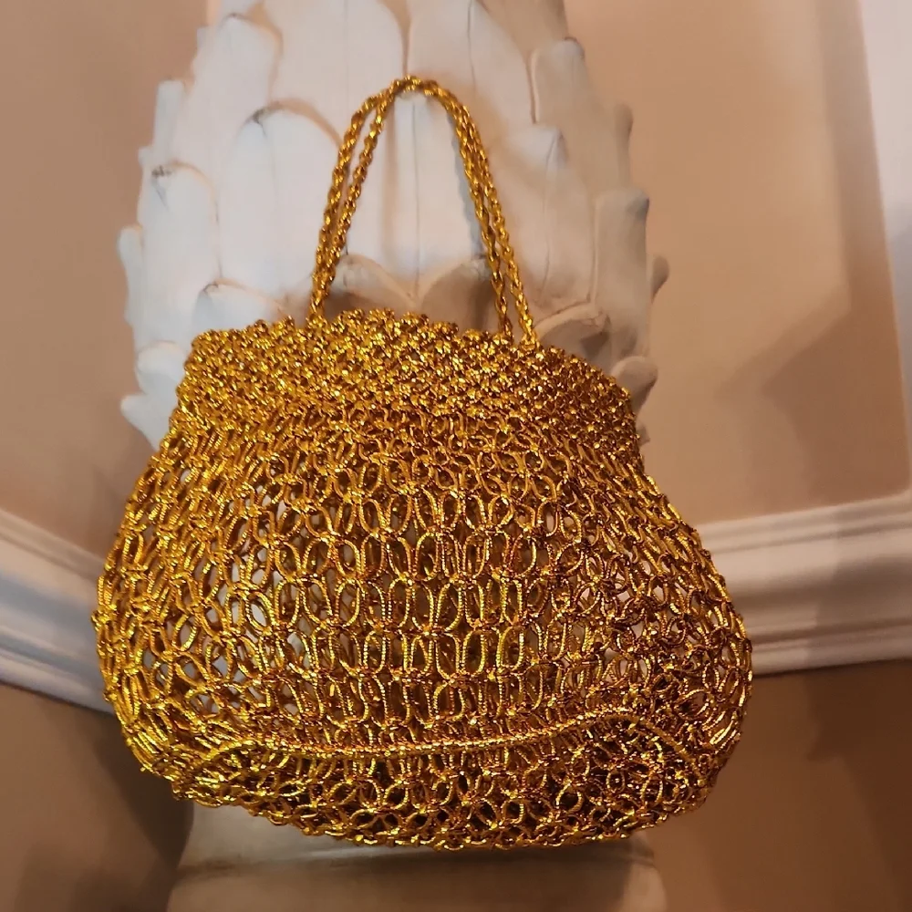 Elegant Gold Woven Women's Bag - Picture 3 of 17